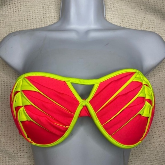 Beach Bunny Lunar Padded Underwire Bandeau Bikini Top - Picture 4 of 8